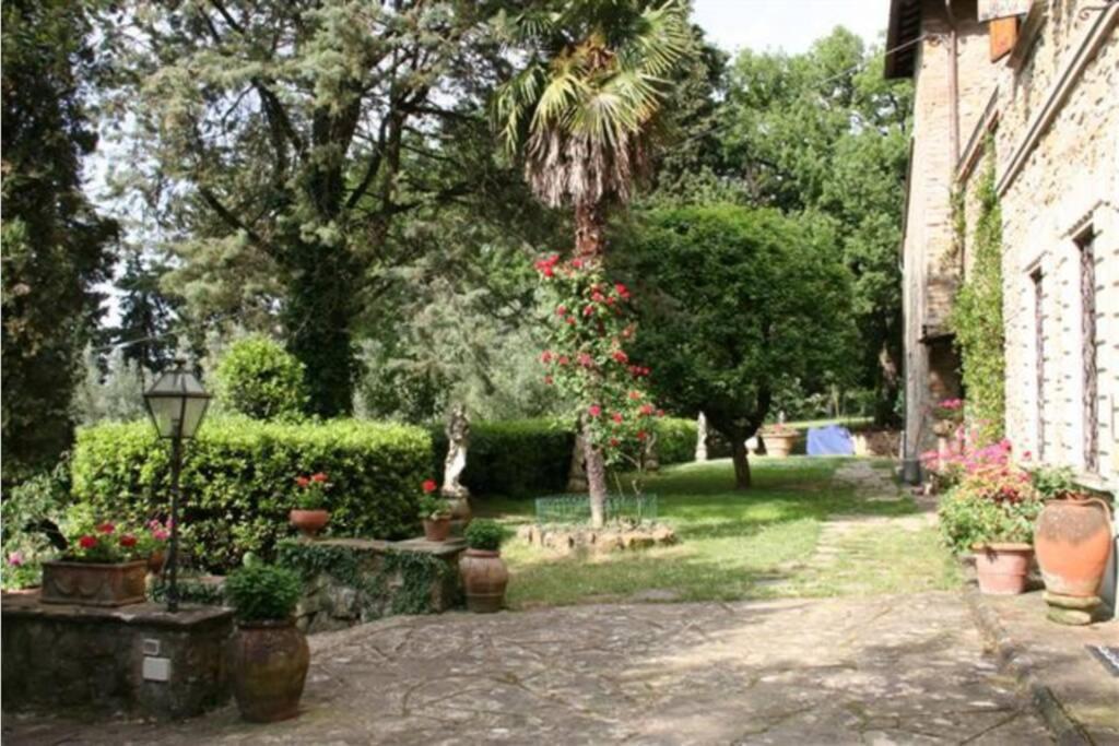 Casa La Torre Un Castello Alle Porte Di Firenze Florença Exterior foto